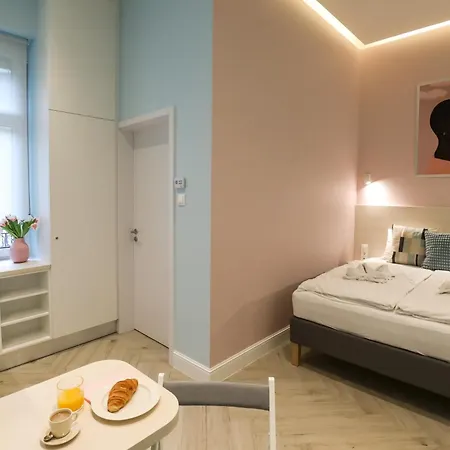 Ozone Silver&gold Apartment